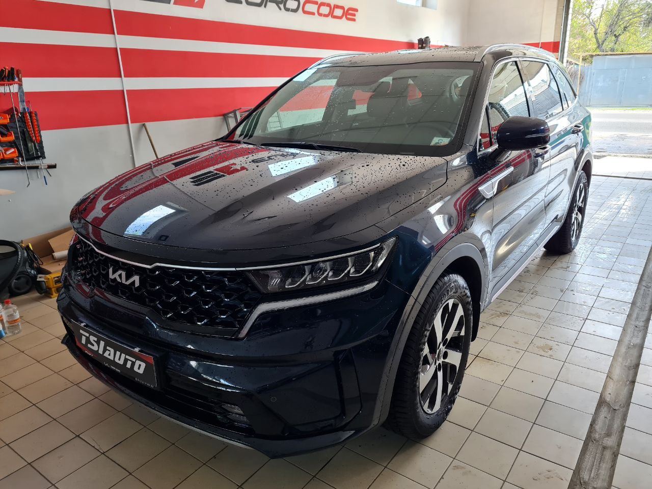 Шумоизоляция Kia Sorento в Красноярске